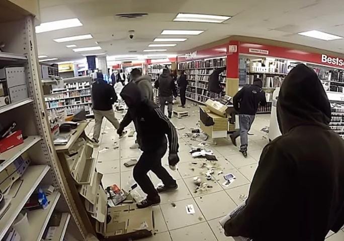 New York: Shoplifting Gangs Are Closing NYC Stores Forever